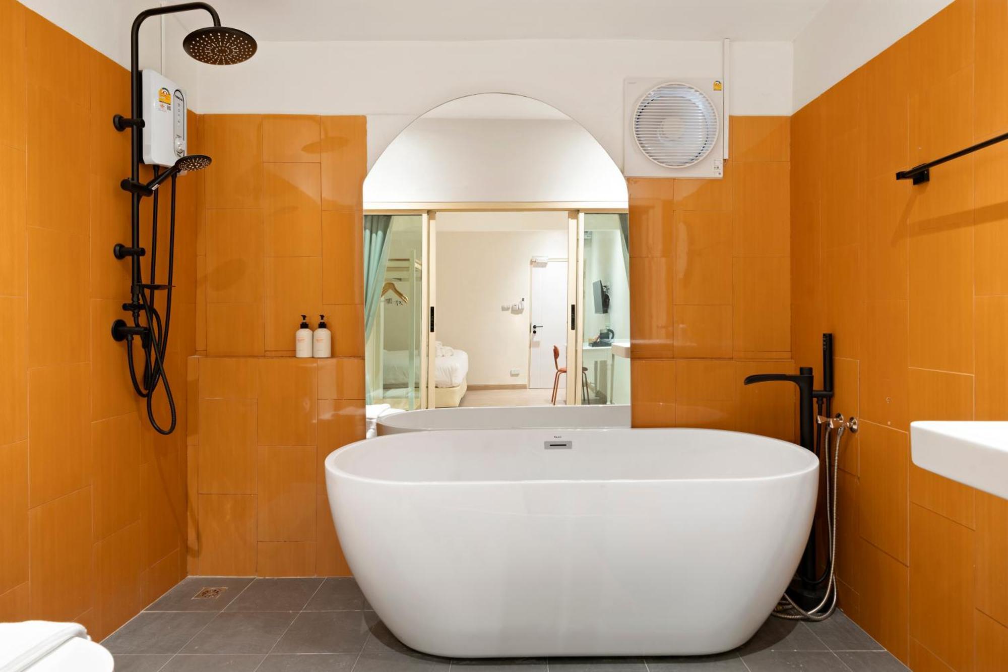 Horange Phuket Town Hotel Bagian luar foto